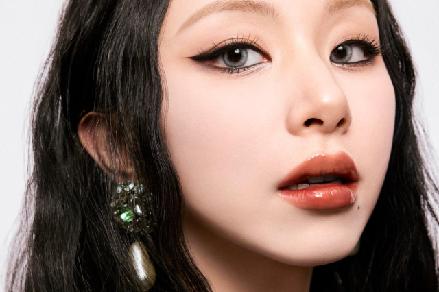Chaeyoung do TWICE surpreende fãs com tatuagens quase apagadas