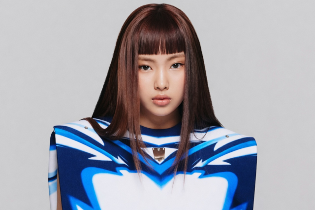 Fãs do NewJeans alegam que Hyein está trabalhando como dançarina de fundo na turnê mundial do BTS