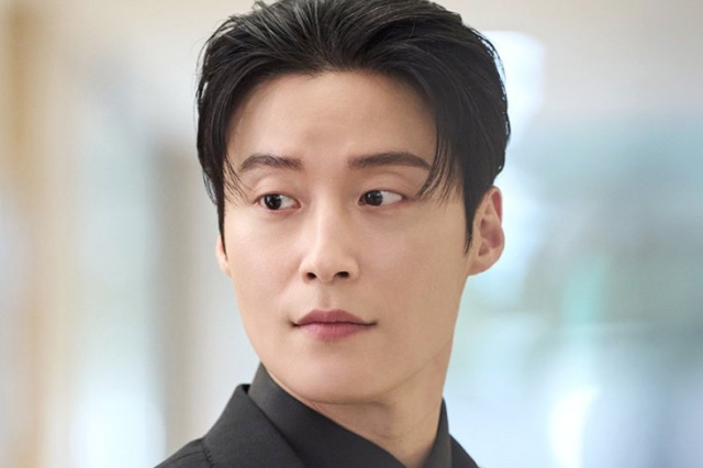 Heo Nam-jun atinge 1 milhão de seguidores no Instagram após sucesso de 'My Royal Nemesis'