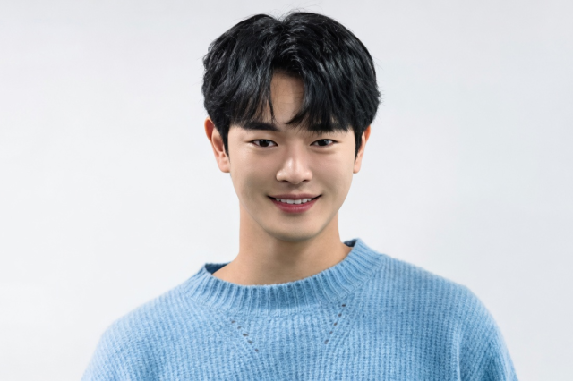 Jang Dong Ju aparece ferido em TikTok Live após aposentadoria repentina por problemas financeiros