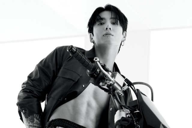 Jungkook revela nova motocicleta Ducati de US$ 41 mil (R$ 205 mil) e anima os fãs
