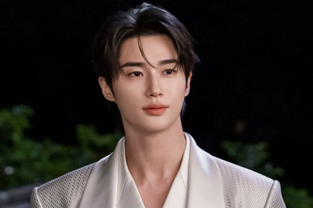 Kakao Entertainment anuncia faixa surpresa de Byeon Woo Seok na trilha de “Perfect Crown”