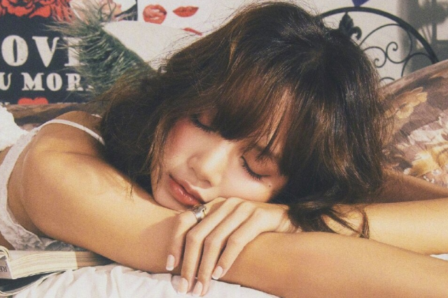 LISA do BLACKPINK conquista certificação Gold nos EUA com “Moonlit Floor (Kiss Me)”