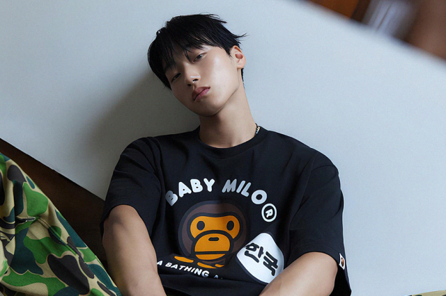 San do ATEEZ, estrela collab BAPE Korea Exclusive Summer Capsule Collection
