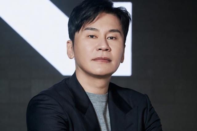 Yang Hyun Suk revelou detalhes de lançamentos e apresentou Kayci, a terceira trainee do projeto "NEXT MONSTER"