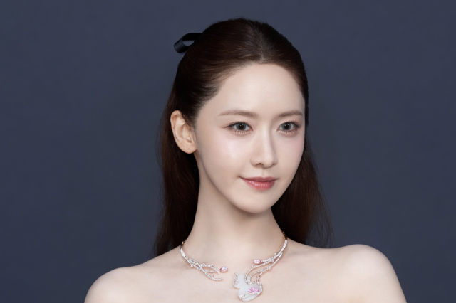 YoonA confirmada no Festival de Cannes 2026 como embaixadora global da Qeelin