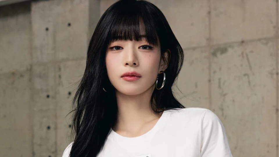 Lee Chae Young, do fromis_9, não participa de festivais universitários por problemas de saúde
