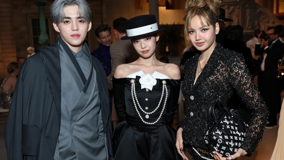 Momento histórico: S.Coups brilha ao lado de Jennie e Lisa no Met Gala 2025