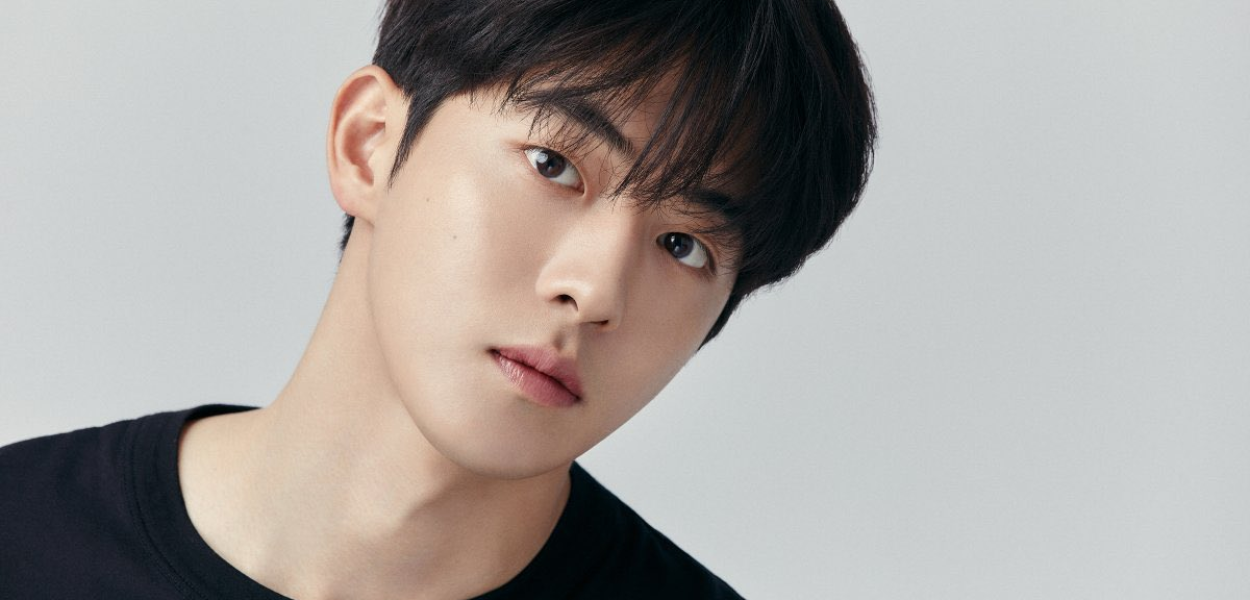 Nam Joo Hyuk participa de competição de natação e arranca suspiros dos fãs