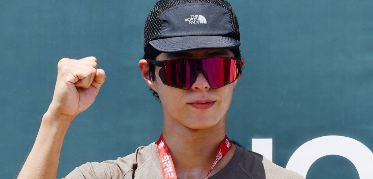 Park Bo-gum brilha em corrida de 10km no TNF 100 Korea 2026