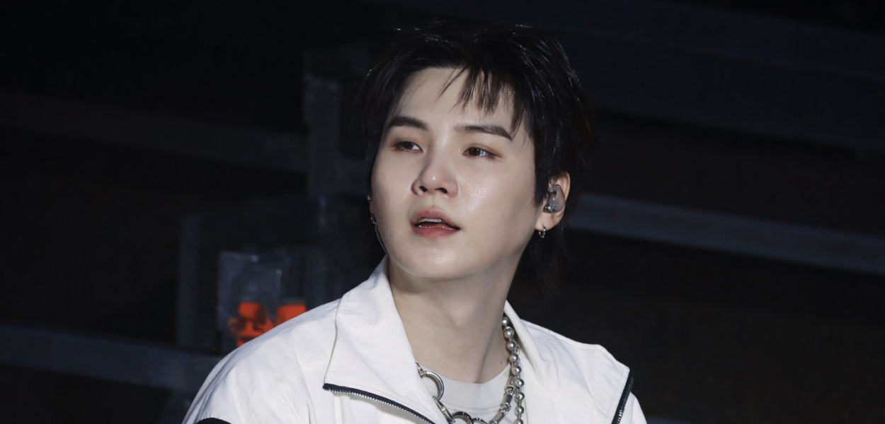 Suga participa de prova de 12km antes do concerto do BTS e aparece mancando